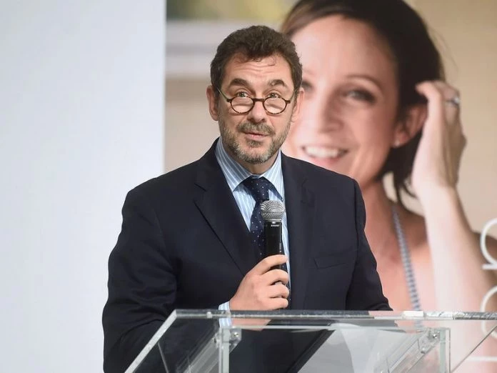 Αυτός είναι ο Έλληνας που αναλαμβάνει τα ηνία της 2ης μεγαλύτερης φαρμακοβιομηχανίας στον κόσμο